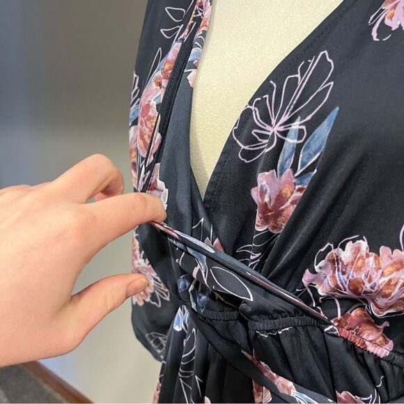 Jessica Simpson fake wrap short sleeve blouse top with belt size medium - Picture 4 of 14